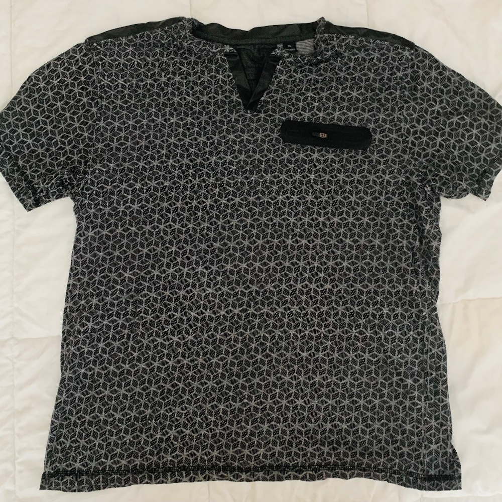 XL Steves Jeans Black Short Sleeve Shirt